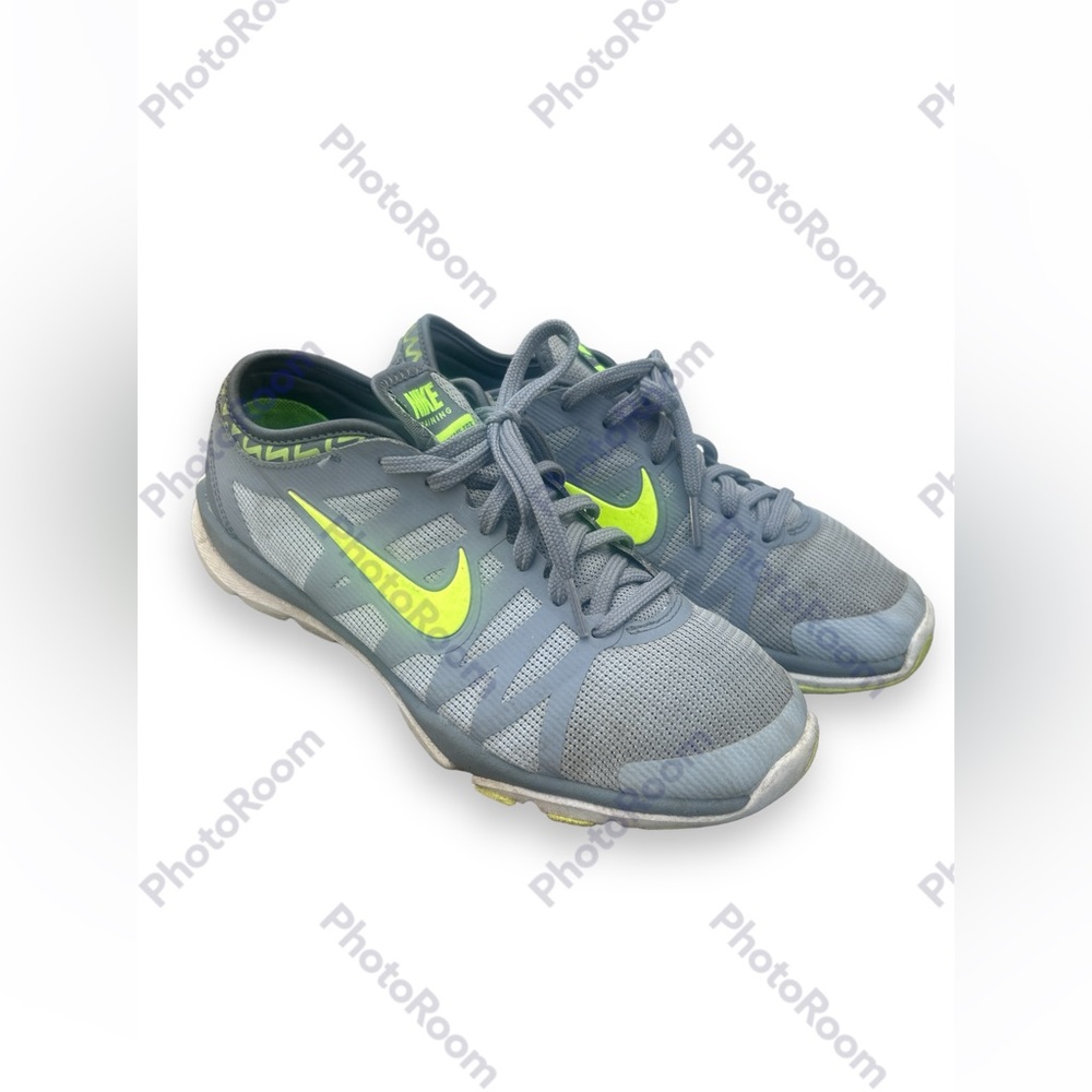 Nike Women's Flex Supreme TR 3 Training Shoe Size 7.5